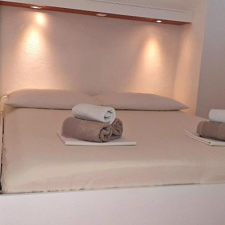 Apartments Villa Bonaca Baska Voda Phòng bức ảnh