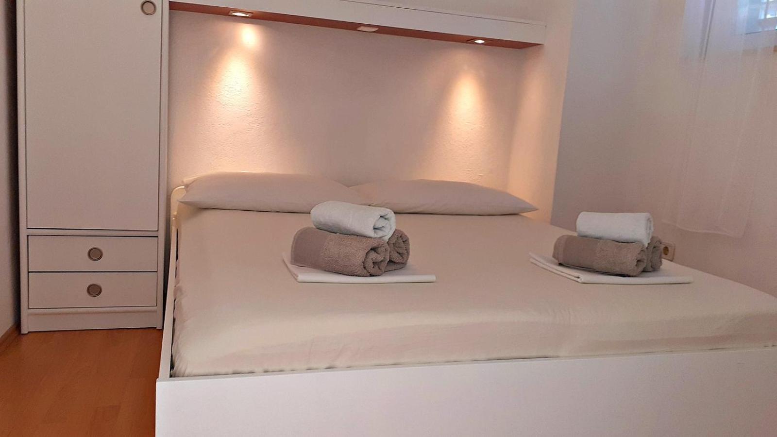 Apartments Villa Bonaca Baska Voda Phòng bức ảnh