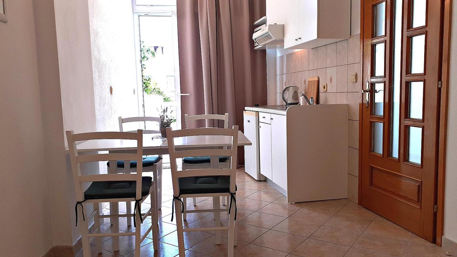 Apartments Villa Bonaca Baska Voda Phòng bức ảnh