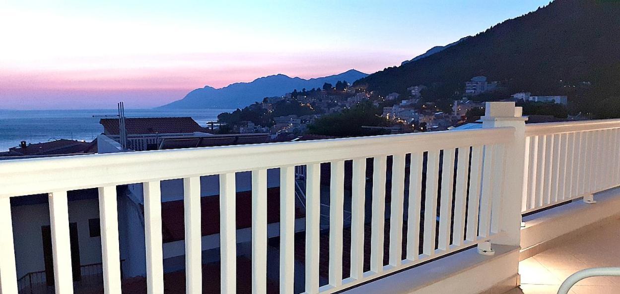 Apartments Villa Bonaca Baska Voda Phòng bức ảnh