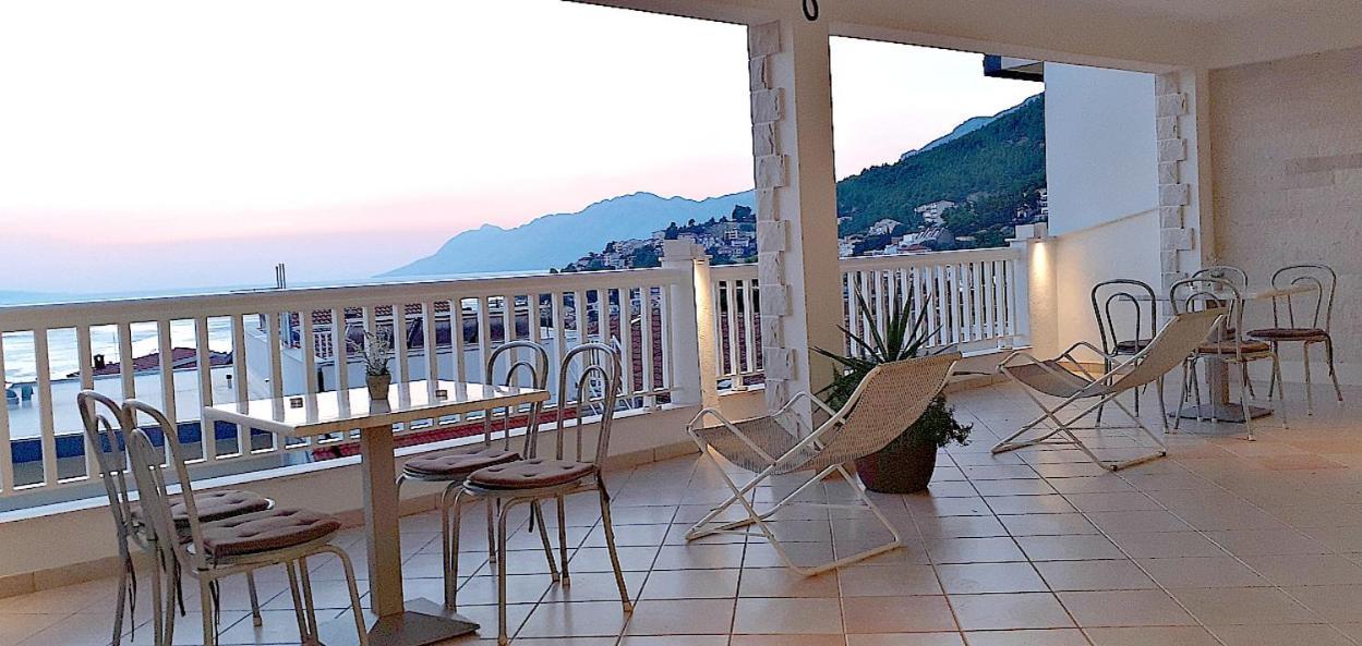 Apartments Villa Bonaca Baska Voda Phòng bức ảnh
