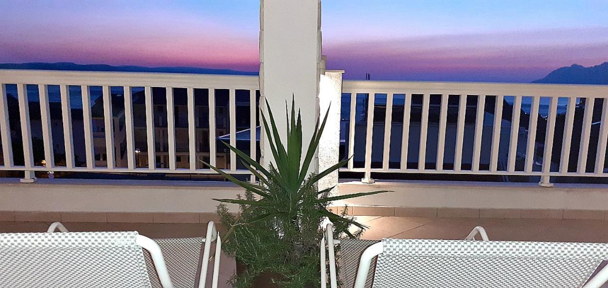 Apartments Villa Bonaca Baska Voda Phòng bức ảnh