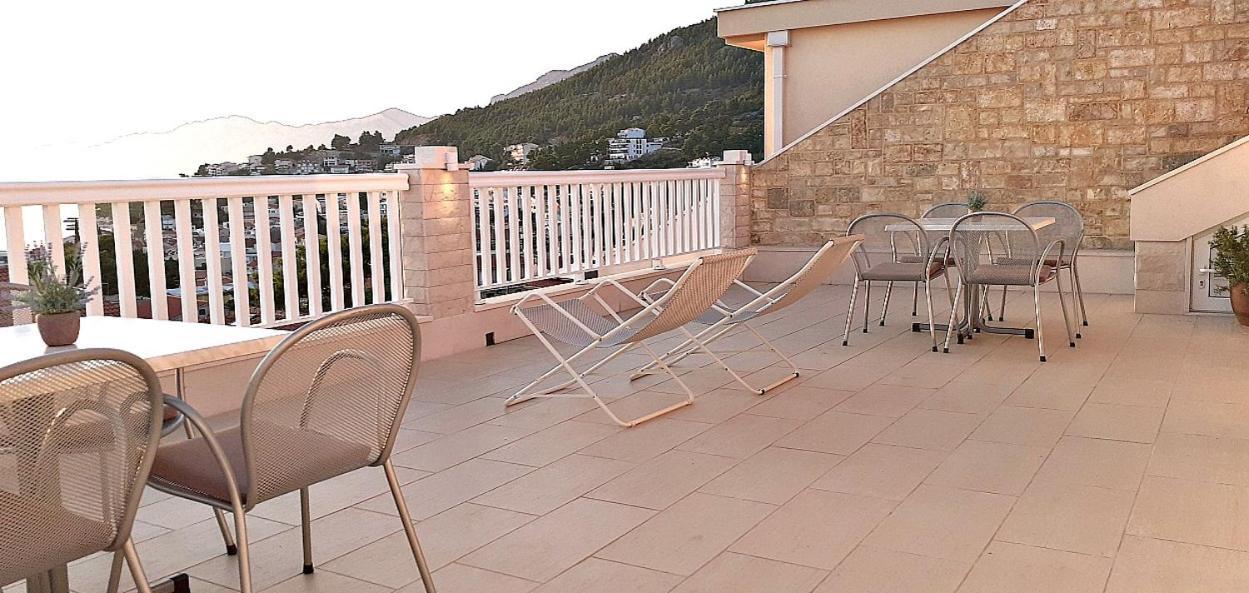 Apartments Villa Bonaca Baska Voda Phòng bức ảnh