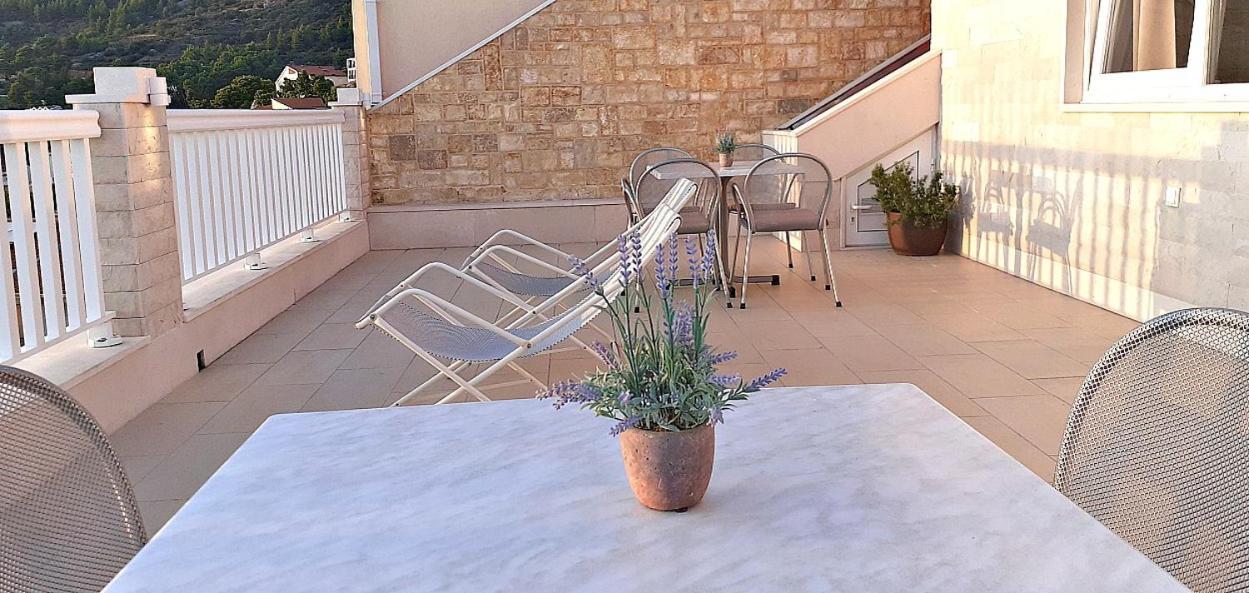 Apartments Villa Bonaca Baska Voda Phòng bức ảnh