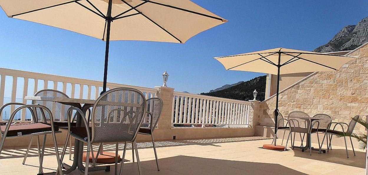 Apartments Villa Bonaca Baska Voda Phòng bức ảnh