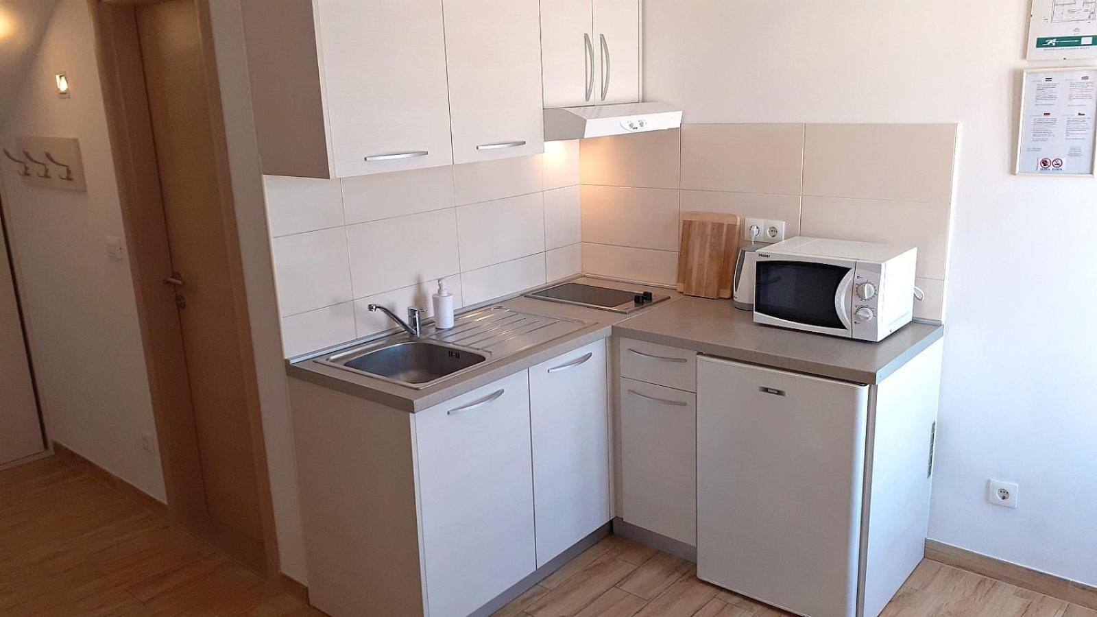 Apartments Villa Bonaca Baska Voda Phòng bức ảnh